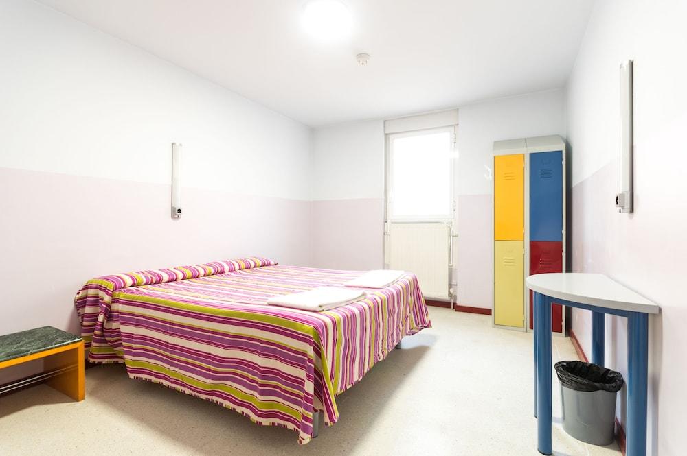 Hostal Welcome Madrid Ngoại thất bức ảnh