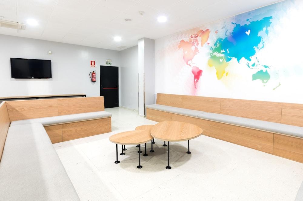 Hostal Welcome Madrid Ngoại thất bức ảnh