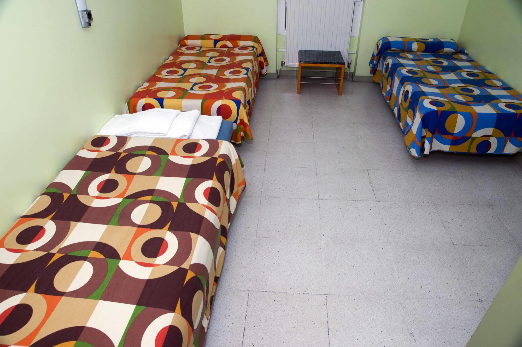 Hostal Welcome Madrid Ngoại thất bức ảnh